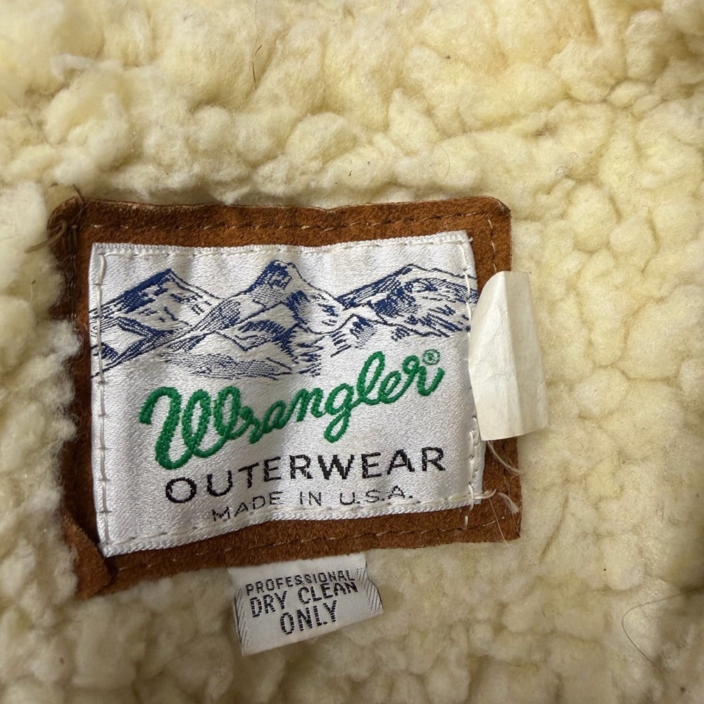 Vintage WRANGLER Western Leather Sherpa Lined Vest
Brown
Size Small - Picture 10 of 10